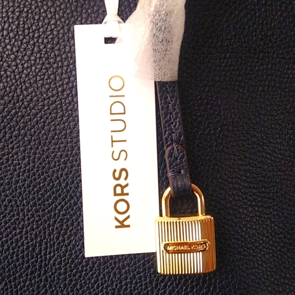 🎉HP🎉Michael Kors The Mercer Chain-link Leather Tote, Admiral, NWT - Picture 4 of 13